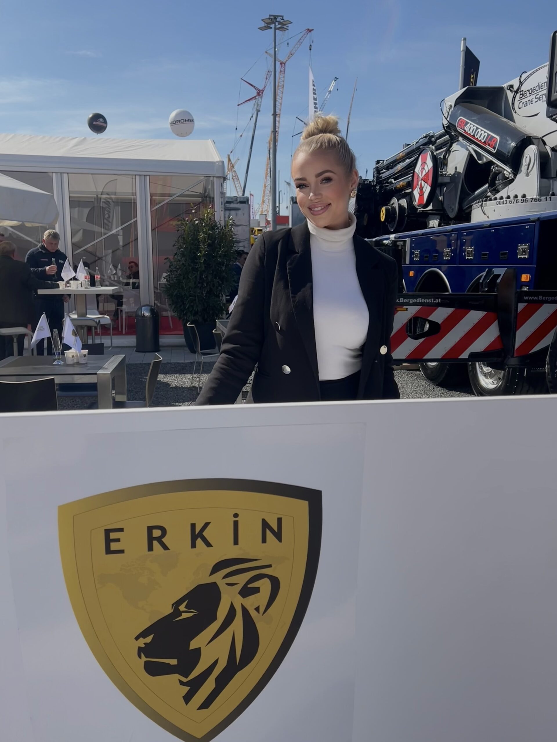 Promotion Agentur Nürnberg organisiert professionelle Produktverkostung mit Promotern am Point of Sale.